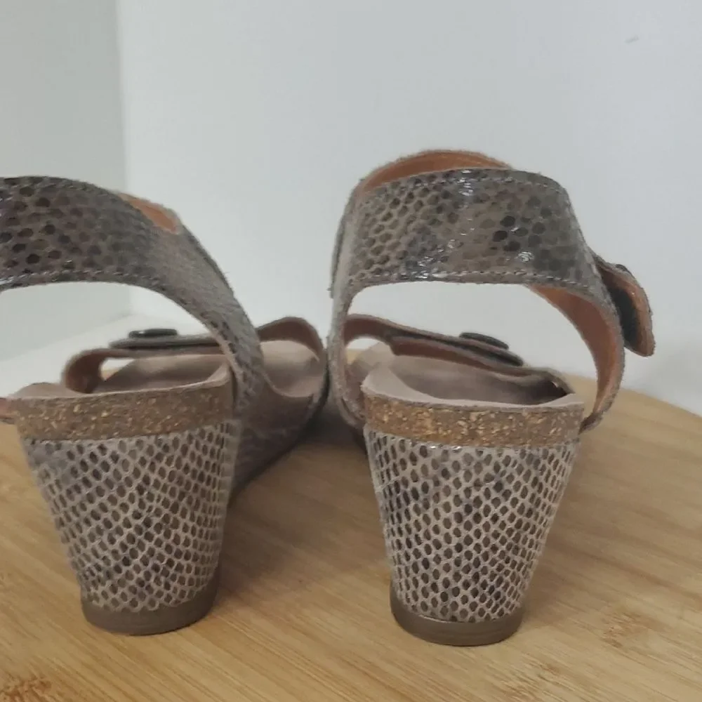 Taos Footwear Festival Snakeskin Taupe Leather Wedge  Sandals Women's Size EU 39